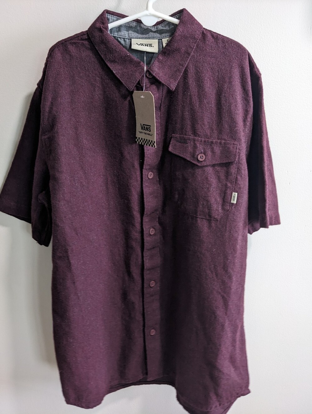 Vans Boys New With Tags Button Up Short Sleeve Shirt size Large 100% Cotton